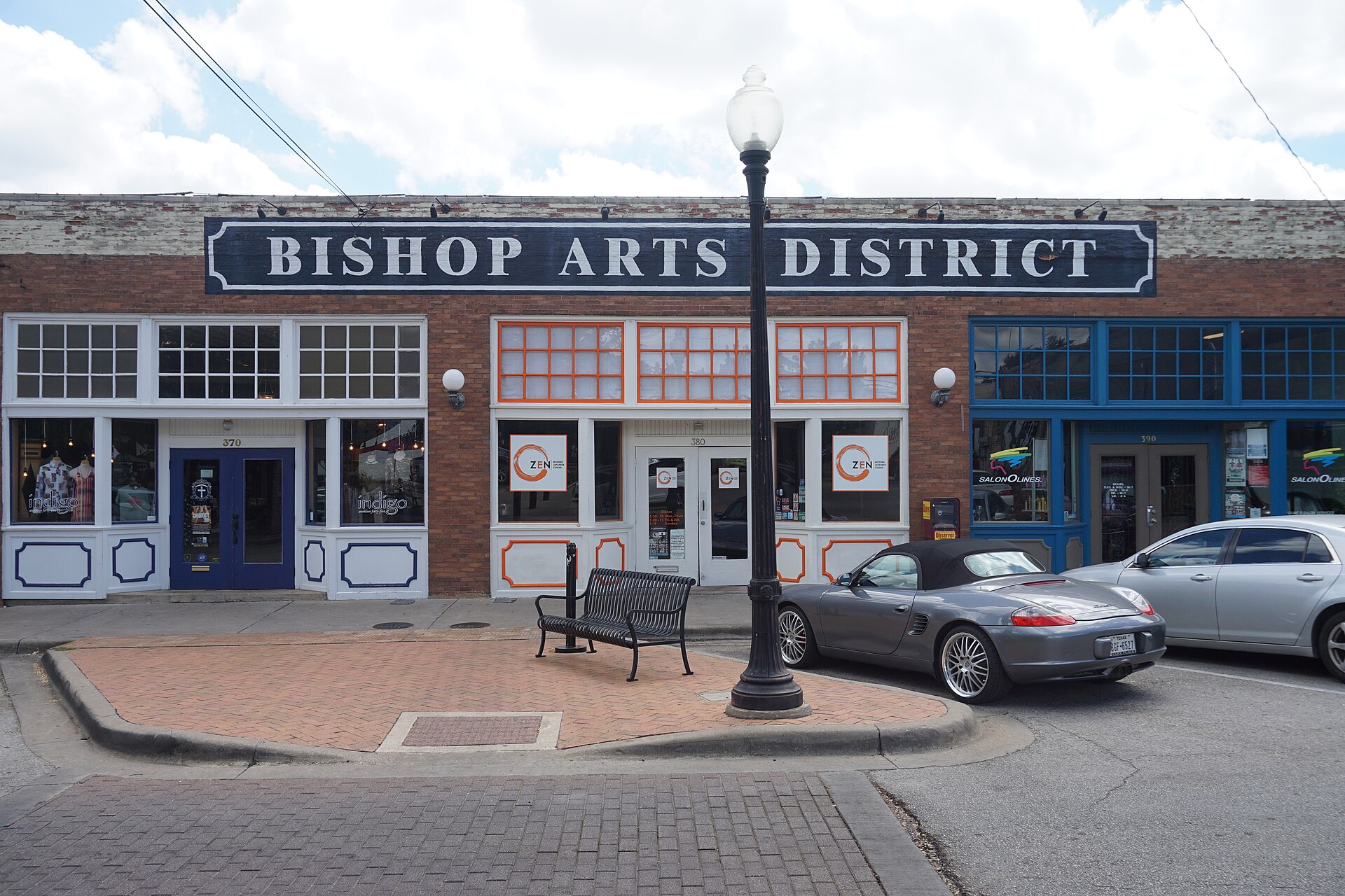Storefronts on Bishop Avenue in the Bishop Arts District: Indigo 1745, Zen, and Salon On Lines